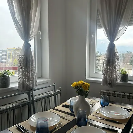 Nikolovi *